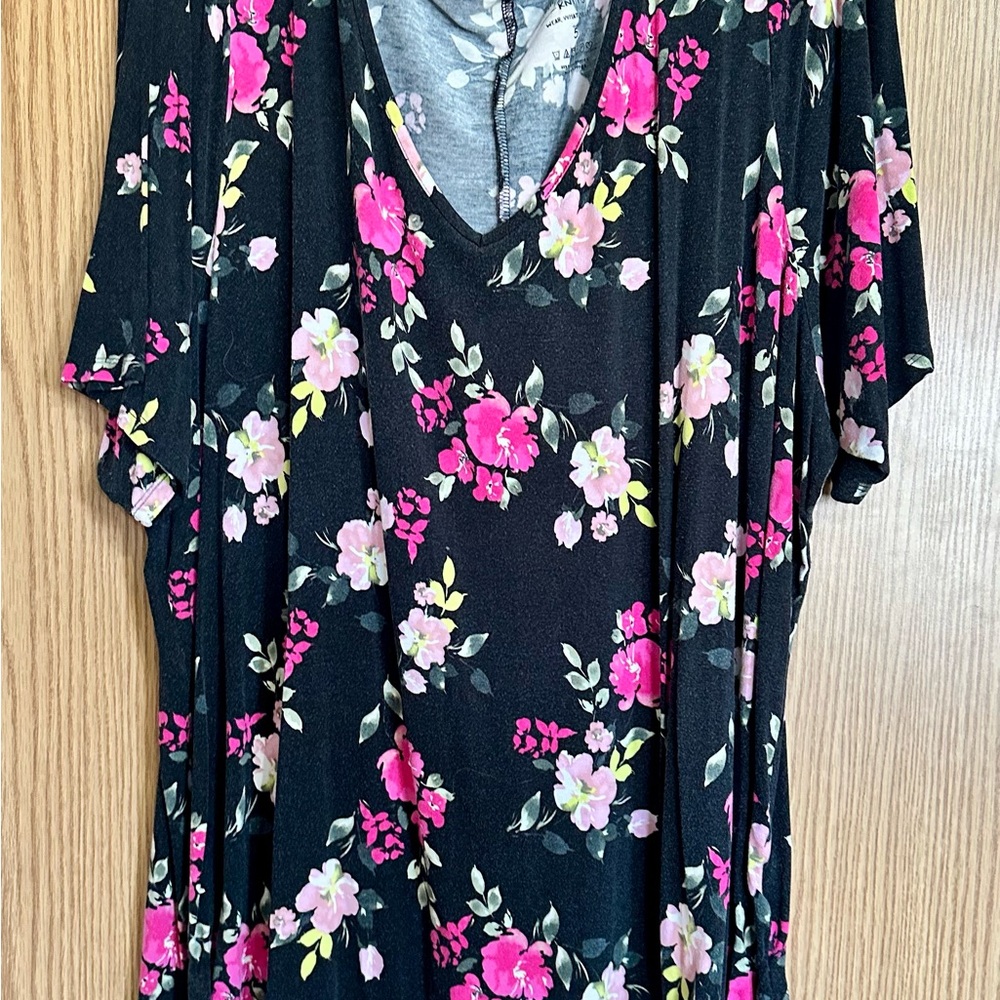 Torrid Pink Floral Short Sleeve Tunic